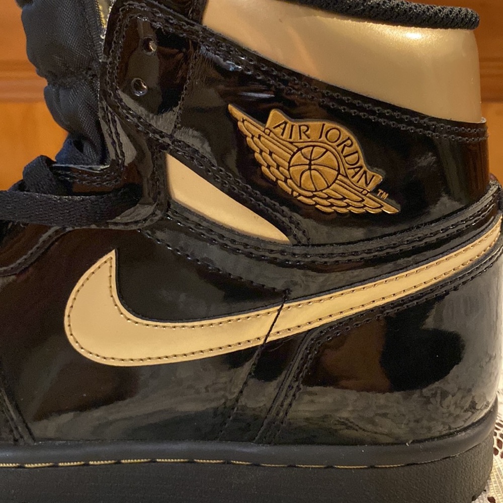 AIR JORDAN RETRO 1